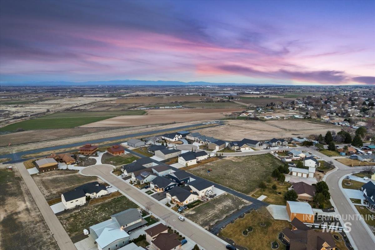 21301 Cessna Ct, Greenleaf, Idaho 83626, 3 Bedrooms, 2 Bathrooms, Residential For Sale, Price $795,000,MLS 98976299