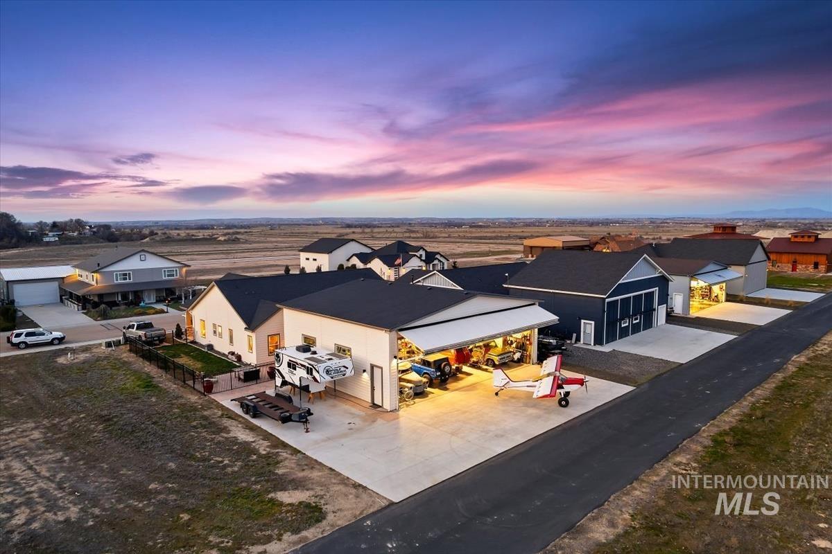 21301 Cessna Ct, Greenleaf, Idaho 83626, 3 Bedrooms, 2 Bathrooms, Residential For Sale, Price $795,000,MLS 98976299