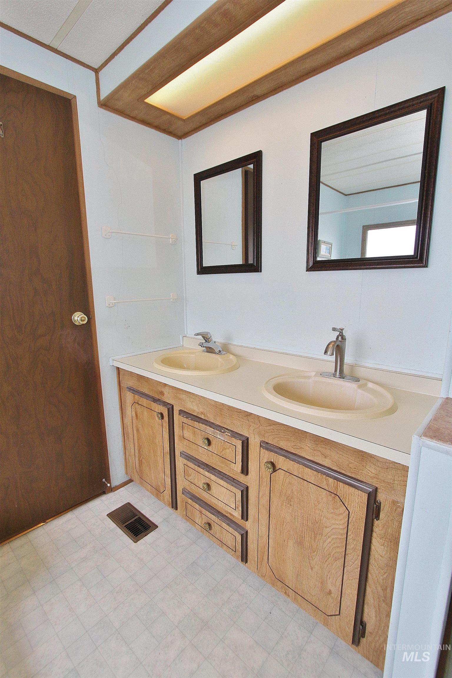 3467 N Dalton Ln, Boise, Idaho 83704, 3 Bedrooms, 2 Bathrooms, Residential For Sale, Price $145,000, 98976308