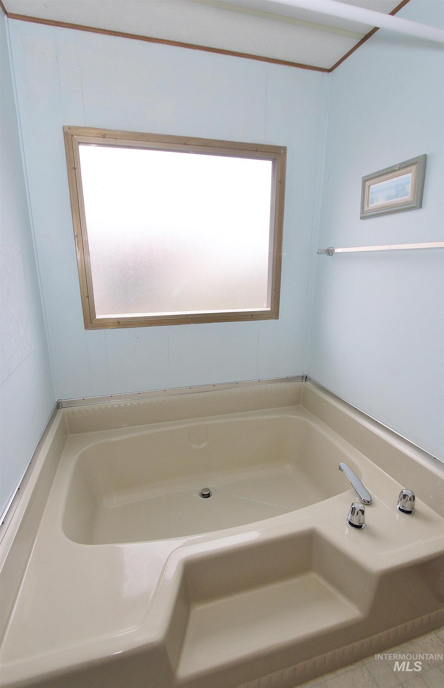 3467 N Dalton Ln, Boise, Idaho 83704, 3 Bedrooms, 2 Bathrooms, Residential For Sale, Price $145,000, 98976308