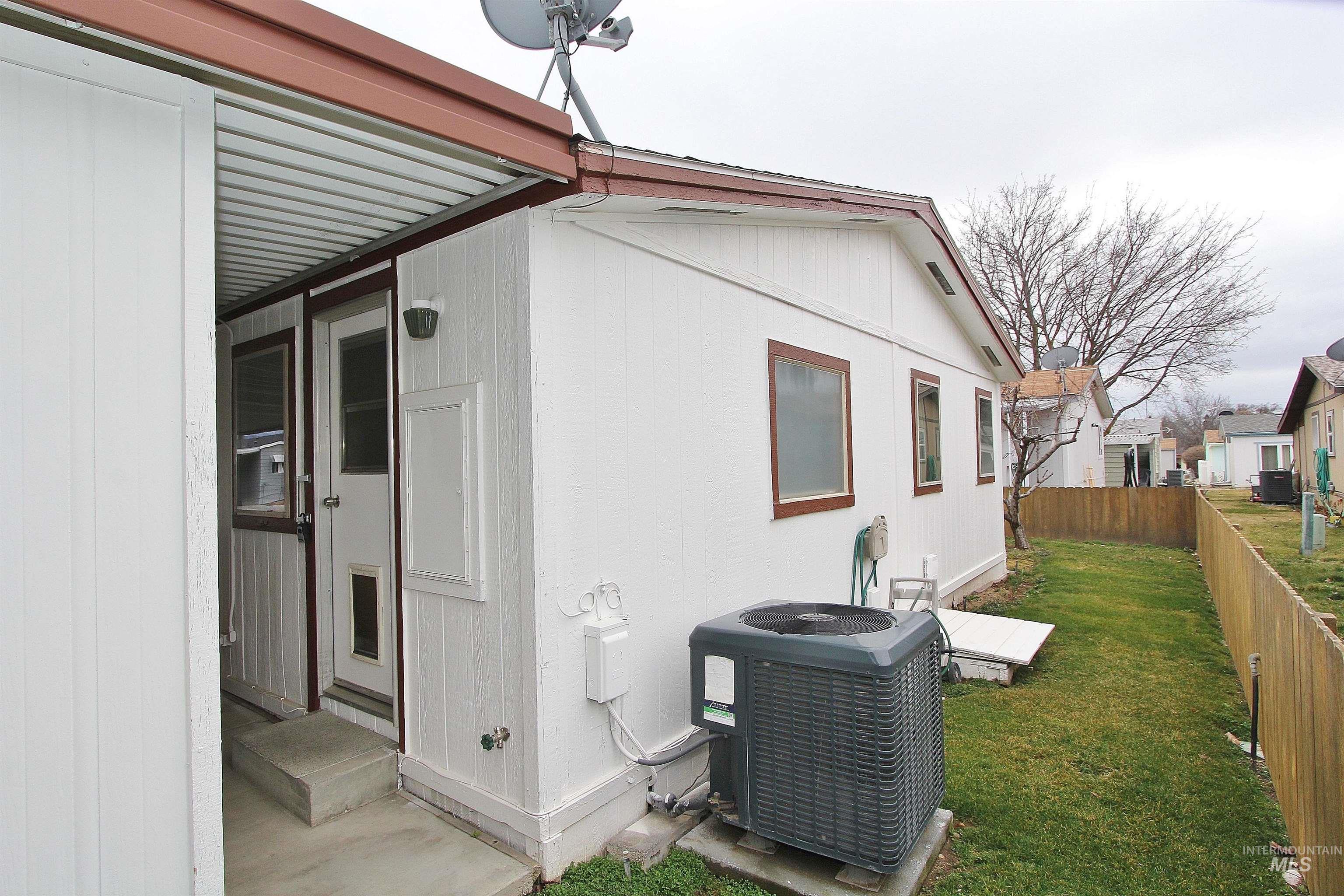 3467 N Dalton Ln, Boise, Idaho 83704, 3 Bedrooms, 2 Bathrooms, Residential For Sale, Price $145,000, 98976308