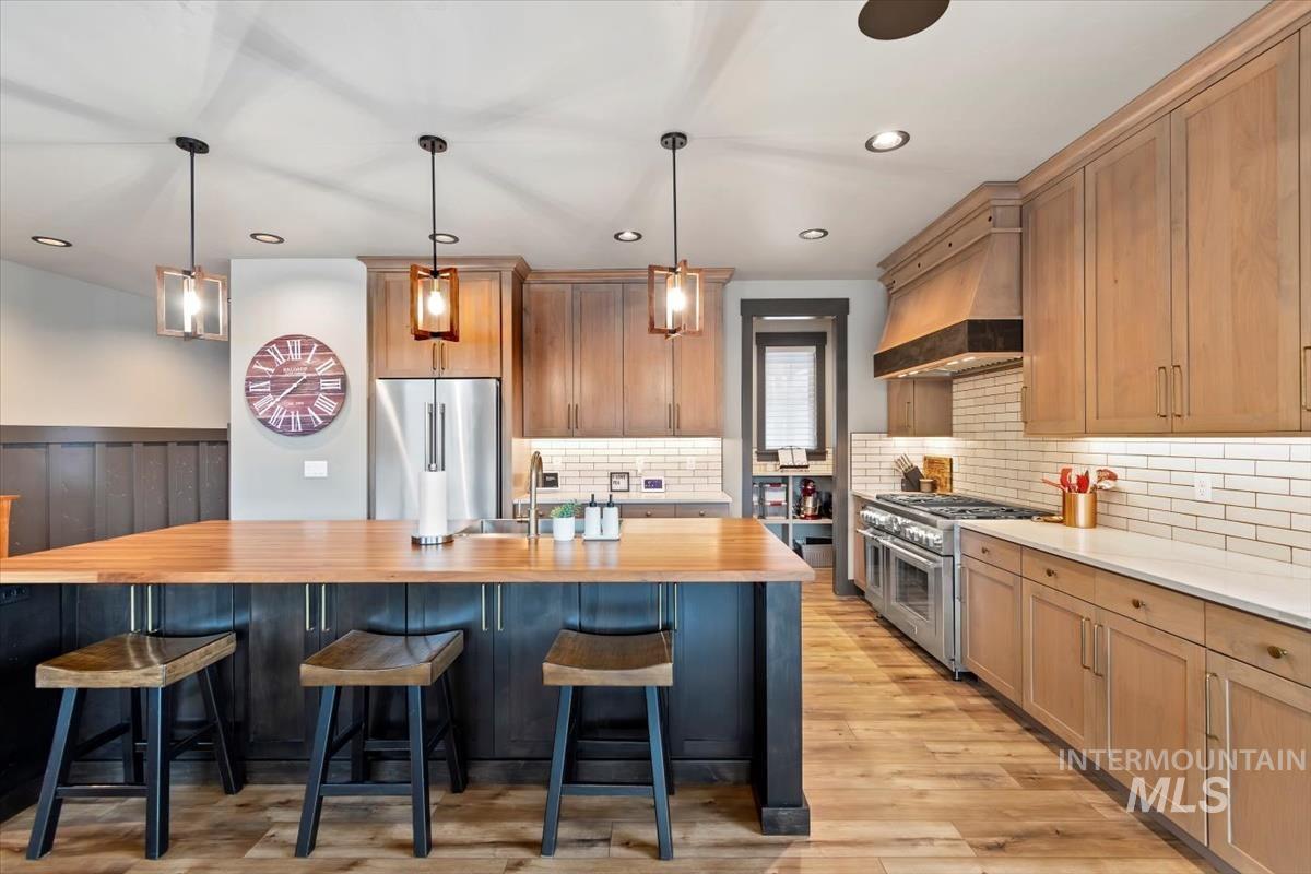 38 Singing Springs Way, Garden Valley, Idaho 83622, 4 Bedrooms, 3 Bathrooms, Residential For Sale, Price $1,048,000, 98976312