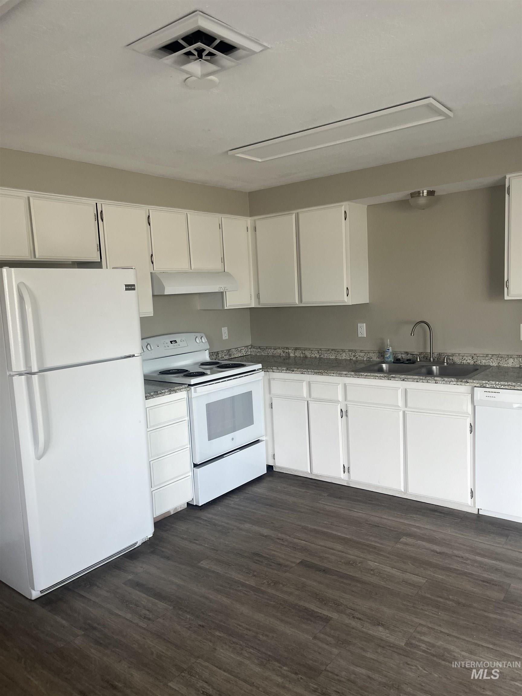 393-399 S White Cloud Dr, Boise, Idaho 83709, 1 Bedroom, 1 Bathroom, Residential Income For Sale, Price $949,500, 98976313