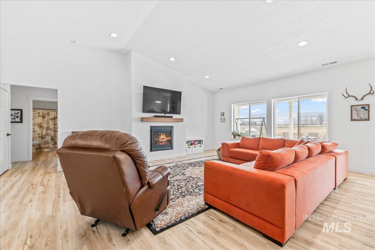 8843 State Hwy 78, Marsing, Idaho 83639, 4 Bedrooms, 3 Bathrooms, Residential For Sale, Price $950,000, 98976314