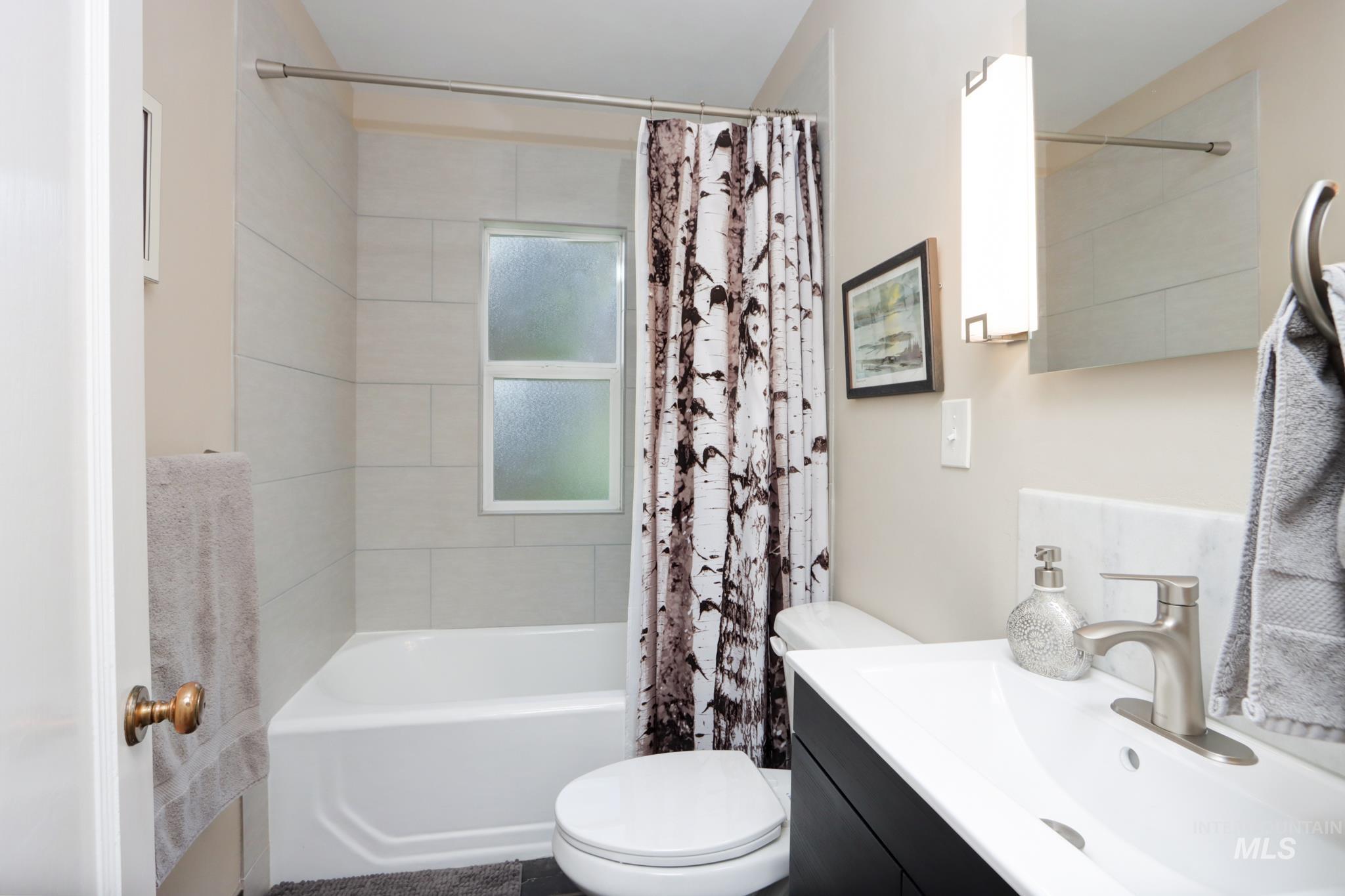 2605 W Regan Ave, Boise, Idaho 83702, 3 Bedrooms, 2 Bathrooms, Residential For Sale, Price $779,000,MLS 98976318