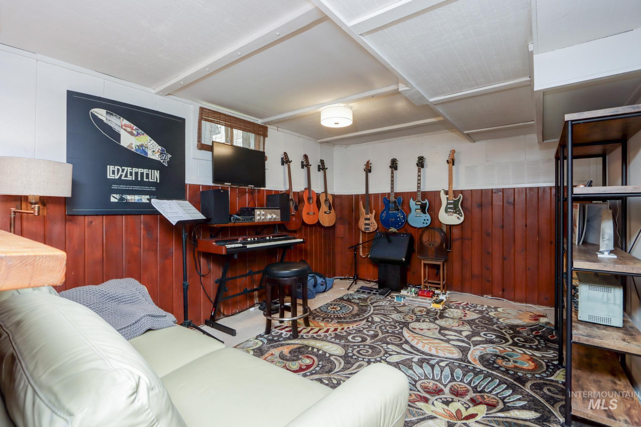 2605 W Regan Ave, Boise, Idaho 83702, 3 Bedrooms, 2 Bathrooms, Residential For Sale, Price $779,000,MLS 98976318