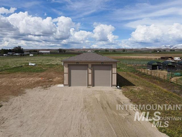 2860 W Idaho, Emmett, Idaho 83617, 3 Bedrooms, 3.5 Bathrooms, Residential For Sale, Price $1,650,000, 98976320