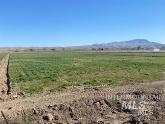 2860 W Idaho, Emmett, Idaho 83617, 3 Bedrooms, 3.5 Bathrooms, Residential For Sale, Price $1,650,000, 98976320