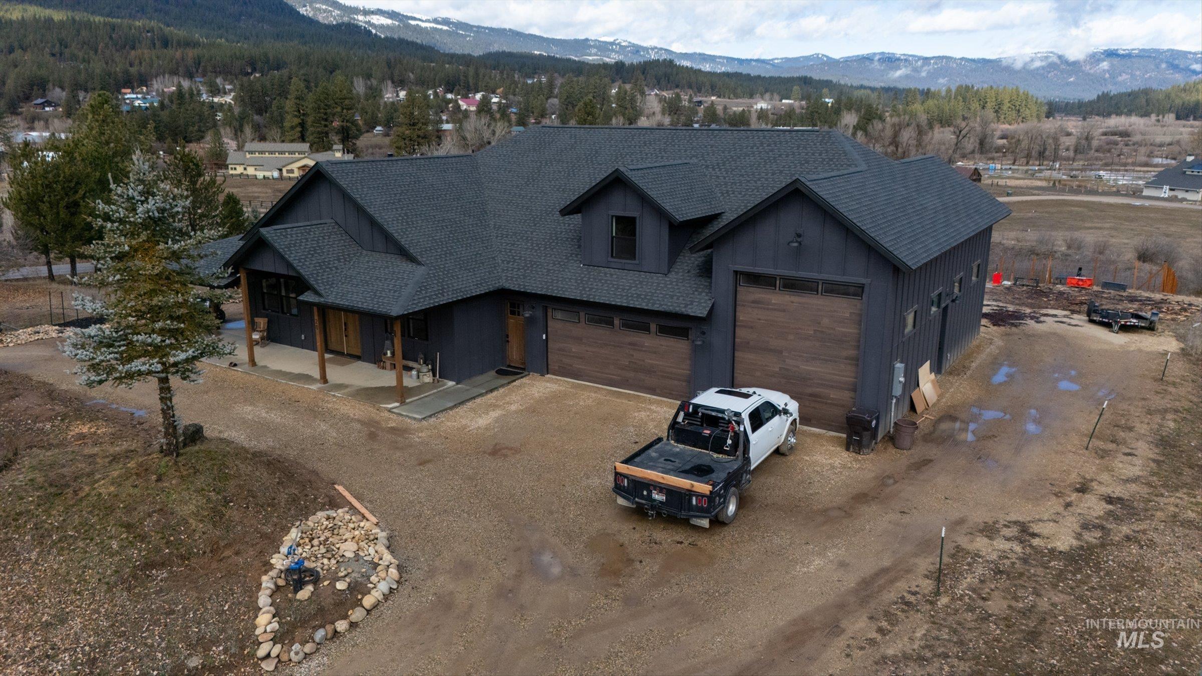 20 Hawthorne Ln, Garden Valley, Idaho 83622, 4 Bedrooms, 3 Bathrooms, Residential For Sale, Price $1,250,000,MLS 98976325