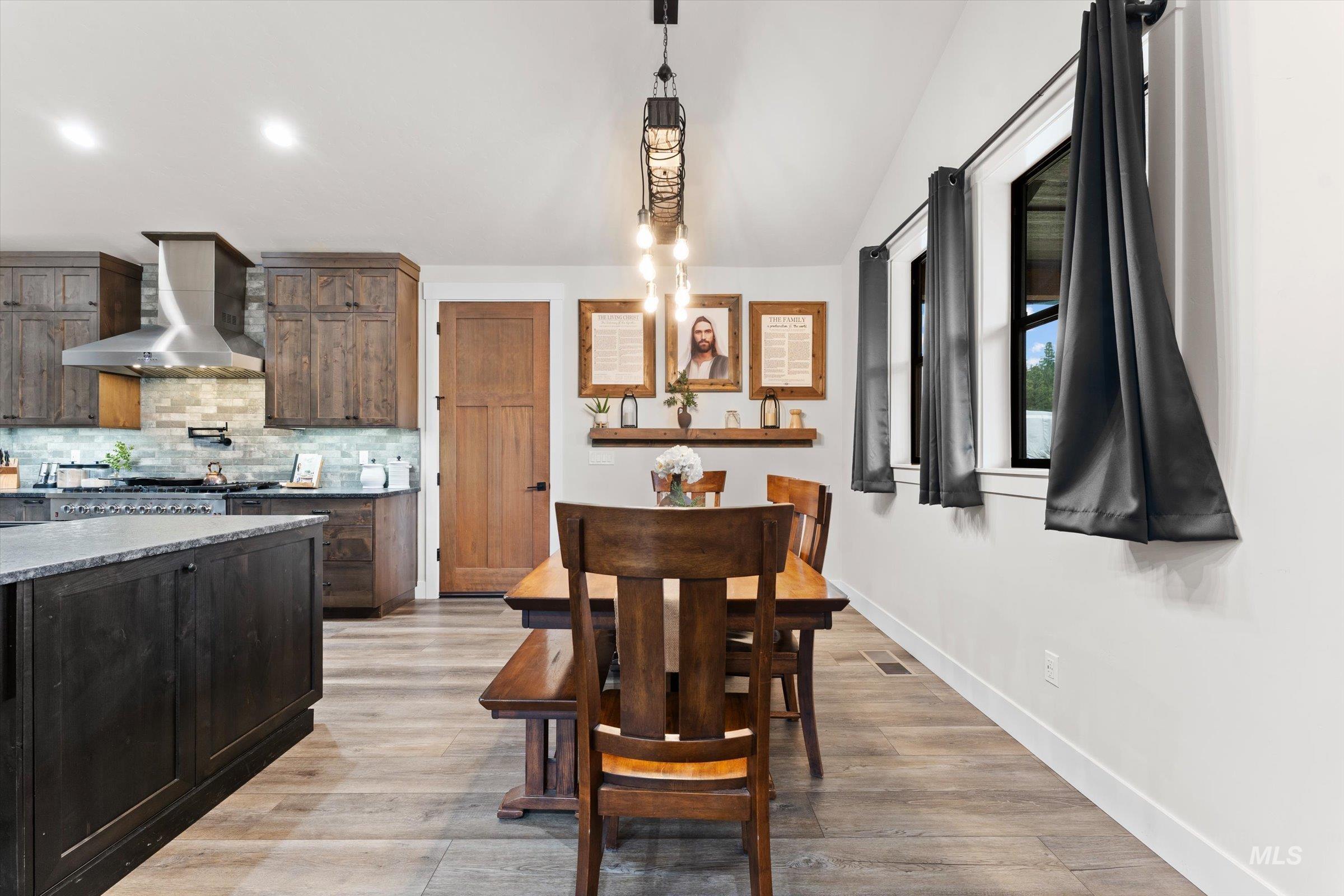 20 Hawthorne Ln, Garden Valley, Idaho 83622, 4 Bedrooms, 3 Bathrooms, Residential For Sale, Price $1,195,000,MLS 98976325