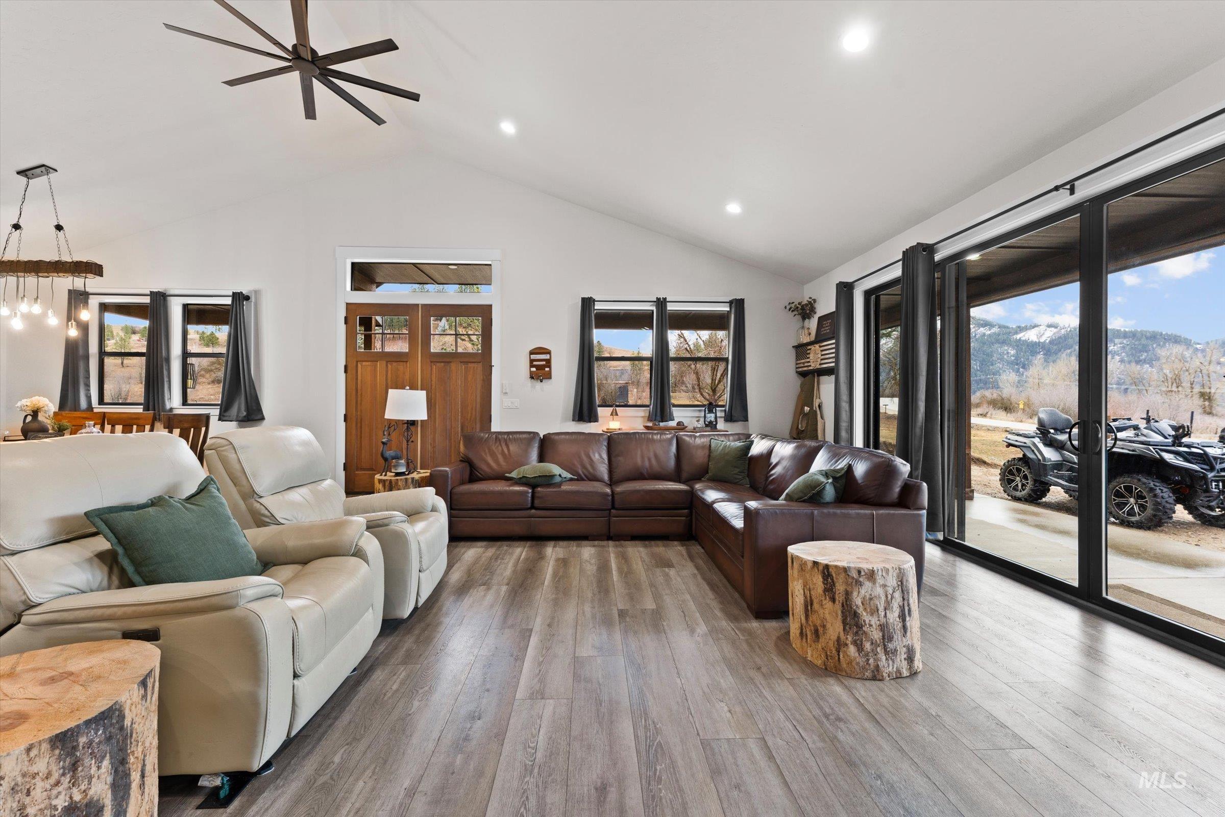 20 Hawthorne Ln, Garden Valley, Idaho 83622, 4 Bedrooms, 3 Bathrooms, Residential For Sale, Price $1,195,000,MLS 98976325