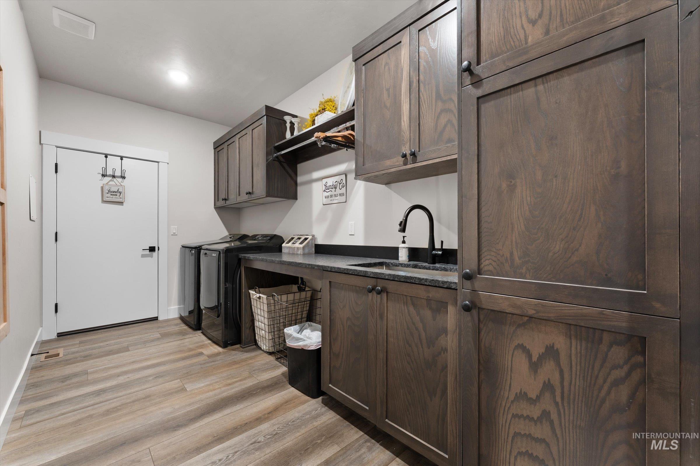 20 Hawthorne Ln, Garden Valley, Idaho 83622, 4 Bedrooms, 3 Bathrooms, Residential For Sale, Price $1,250,000,MLS 98976325