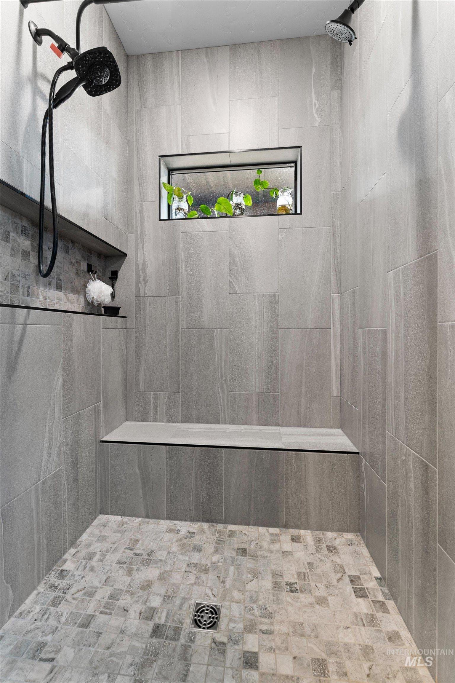 20 Hawthorne Ln, Garden Valley, Idaho 83622, 4 Bedrooms, 3 Bathrooms, Residential For Sale, Price $1,250,000,MLS 98976325