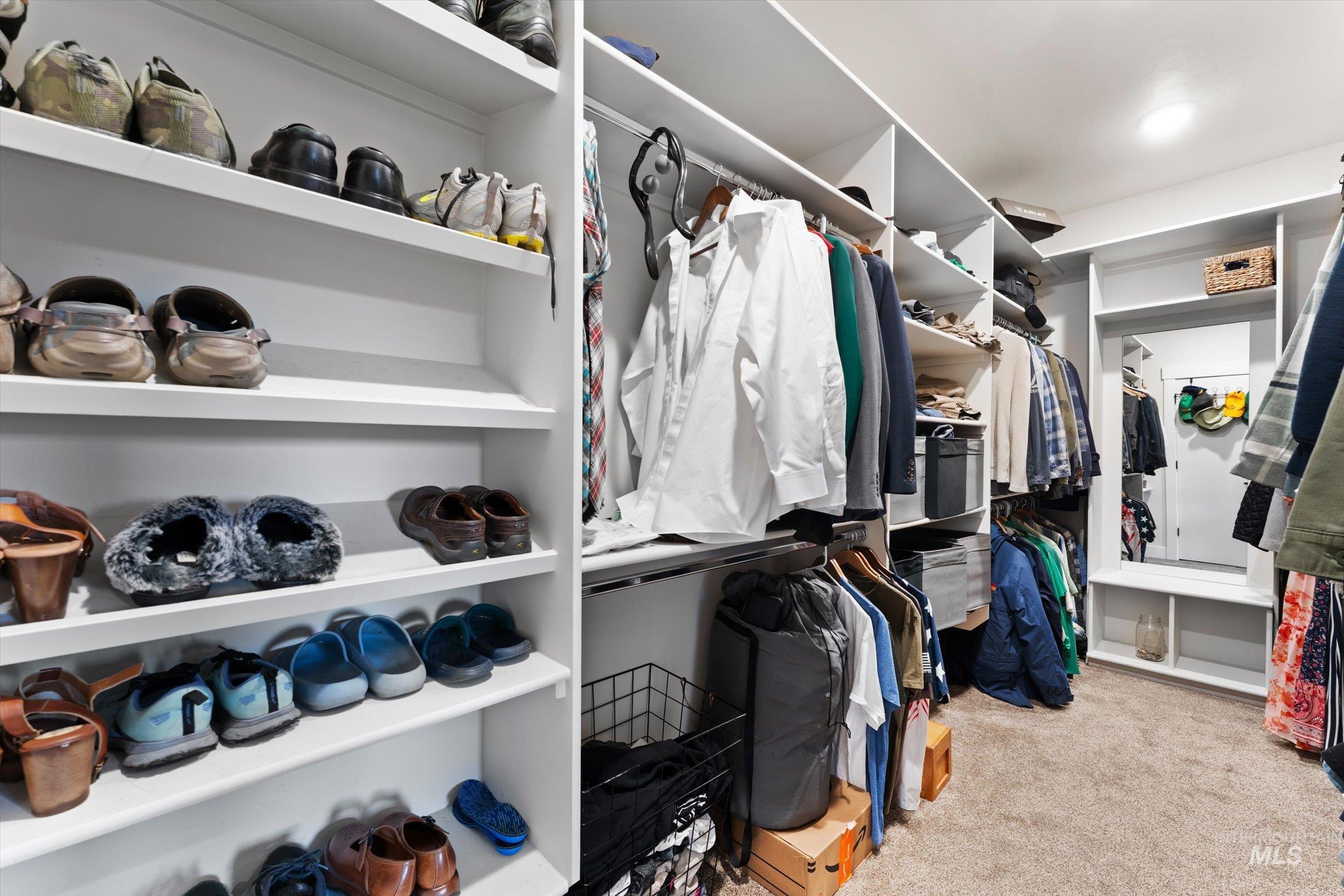 20 Hawthorne Ln, Garden Valley, Idaho 83622, 4 Bedrooms, 3 Bathrooms, Residential For Sale, Price $1,195,000,MLS 98976325