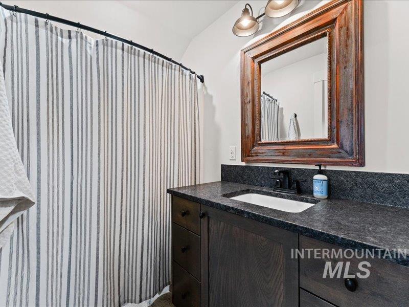 20 Hawthorne Ln, Garden Valley, Idaho 83622, 4 Bedrooms, 3 Bathrooms, Residential For Sale, Price $1,250,000,MLS 98976325