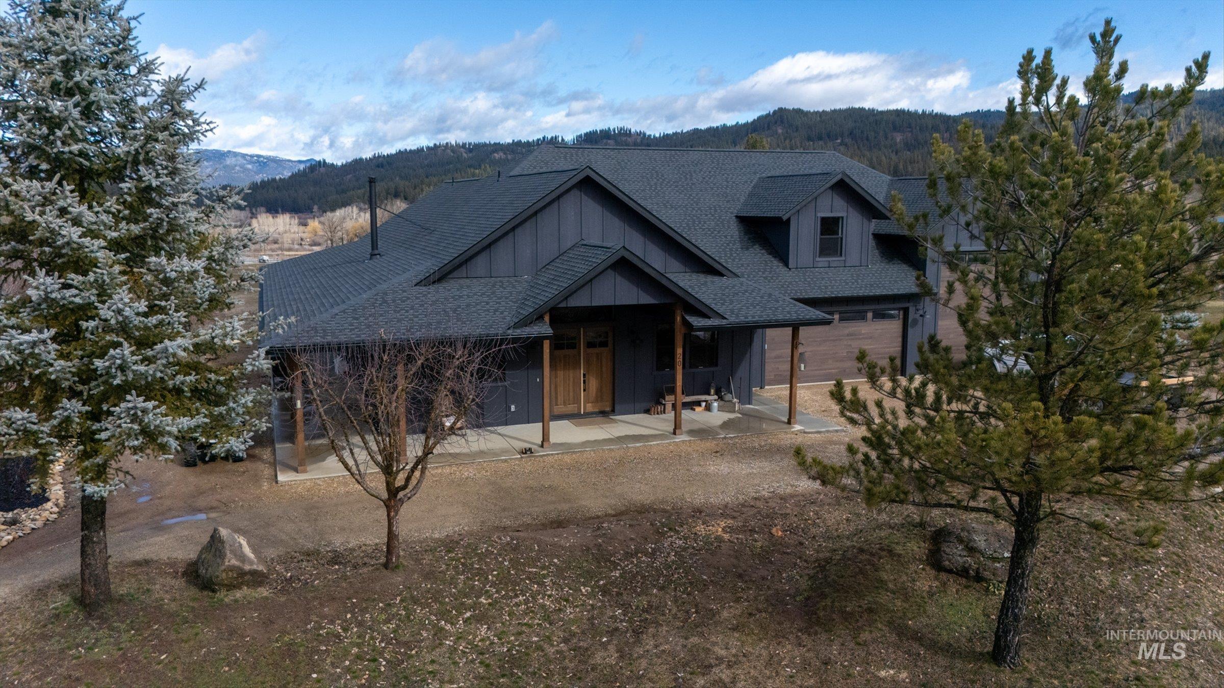 20 Hawthorne Ln, Garden Valley, Idaho 83622, 4 Bedrooms, 3 Bathrooms, Residential For Sale, Price $1,250,000,MLS 98976325