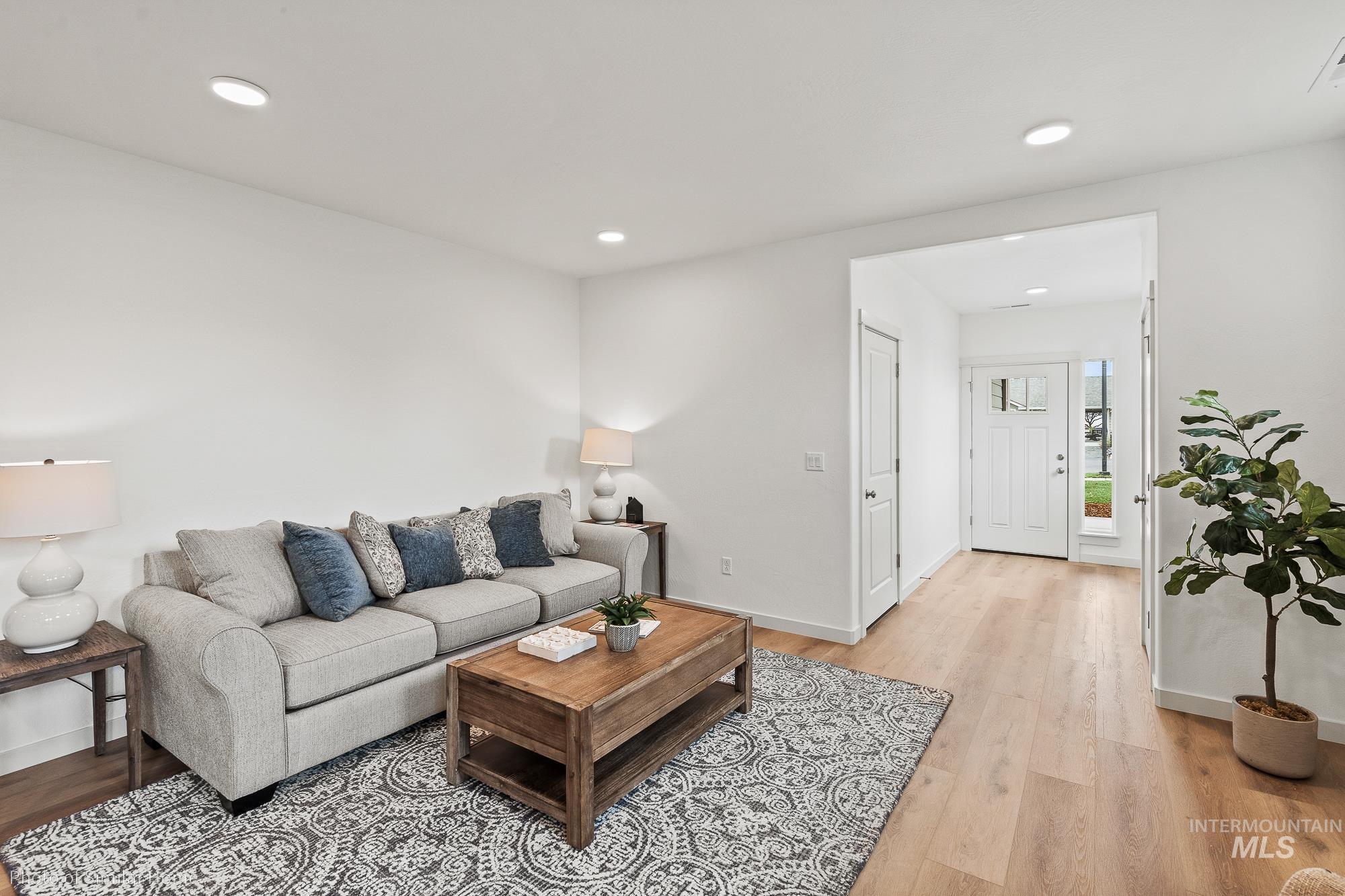 712 SW Mendenhall St, Mountain Home, Idaho 83647, 3 Bedrooms, 2 Bathrooms, Residential For Sale, Price $324,990, 98976326