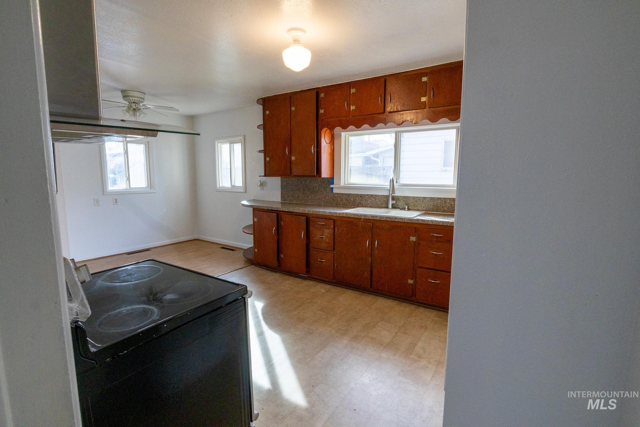 2012 8th Ave, Lewiston, Idaho 83501, 2 Bedrooms, 1 Bathroom, Residential For Sale, Price $265,000,MLS 98976328