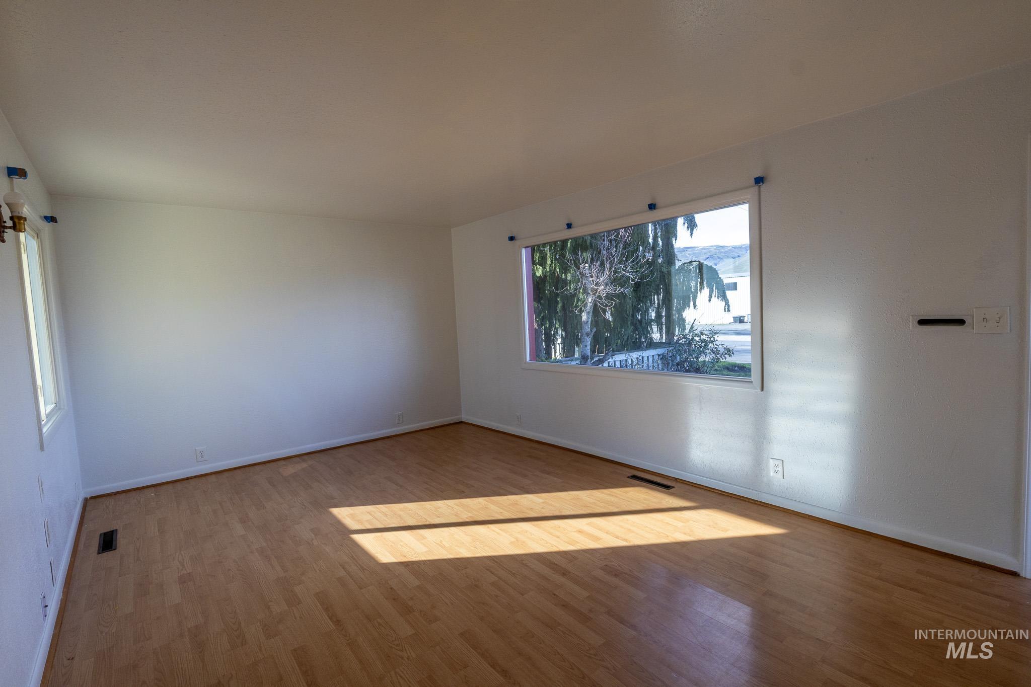 2012 8th Ave, Lewiston, Idaho 83501, 2 Bedrooms, 1 Bathroom, Residential For Sale, Price $265,000,MLS 98976328