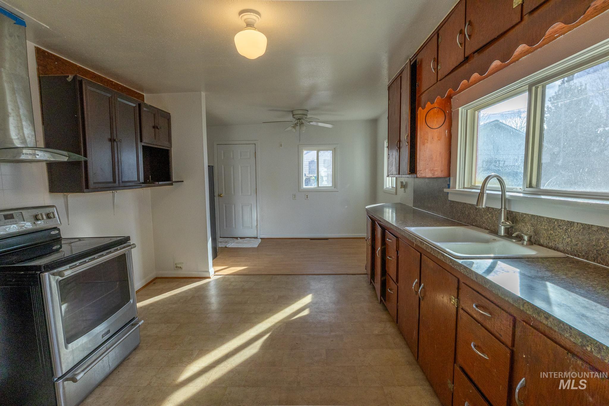 2012 8th Ave, Lewiston, Idaho 83501, 2 Bedrooms, 1 Bathroom, Residential For Sale, Price $265,000,MLS 98976328