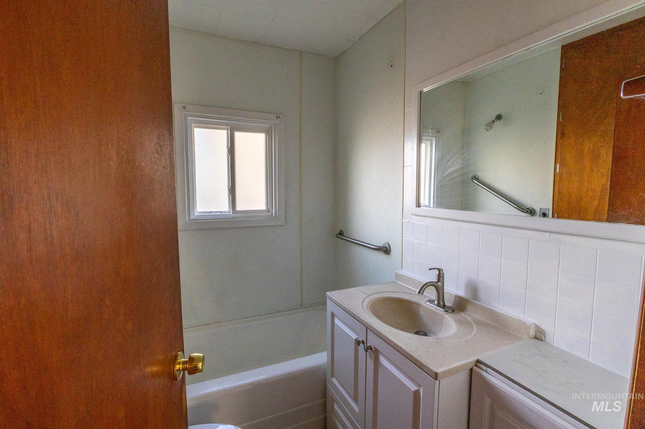 2012 8th Ave, Lewiston, Idaho 83501, 2 Bedrooms, 1 Bathroom, Residential For Sale, Price $265,000,MLS 98976328