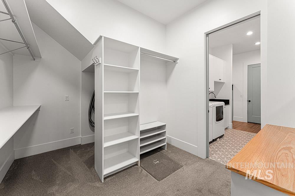 1364 N Laconia Ave, Eagle, Idaho 83616-4215, 3 Bedrooms, 3 Bathrooms, Residential For Sale, Price $949,900,MLS 98976330