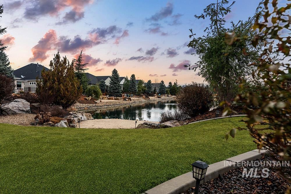 1364 N Laconia Ave, Eagle, Idaho 83616-4215, 3 Bedrooms, 3 Bathrooms, Residential For Sale, Price $949,900,MLS 98976330