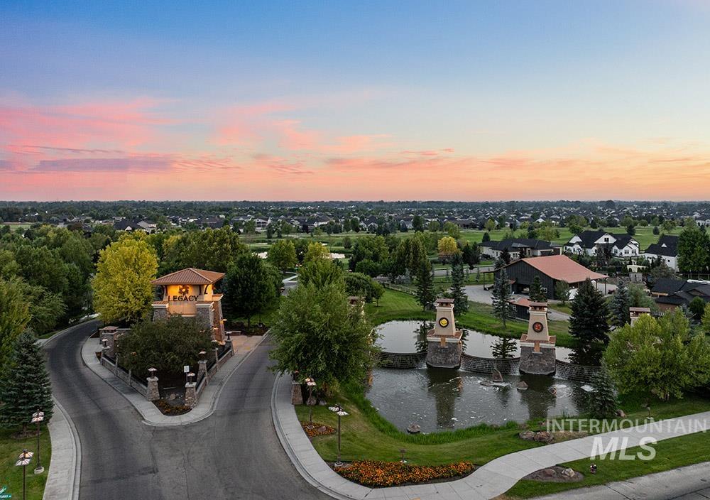 1364 N Laconia Ave, Eagle, Idaho 83616-4215, 3 Bedrooms, 3 Bathrooms, Residential For Sale, Price $949,900,MLS 98976330