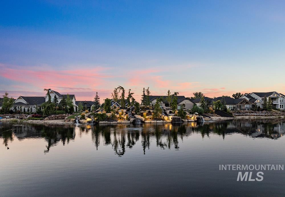 1364 N Laconia Ave, Eagle, Idaho 83616-4215, 3 Bedrooms, 3 Bathrooms, Residential For Sale, Price $949,900,MLS 98976330