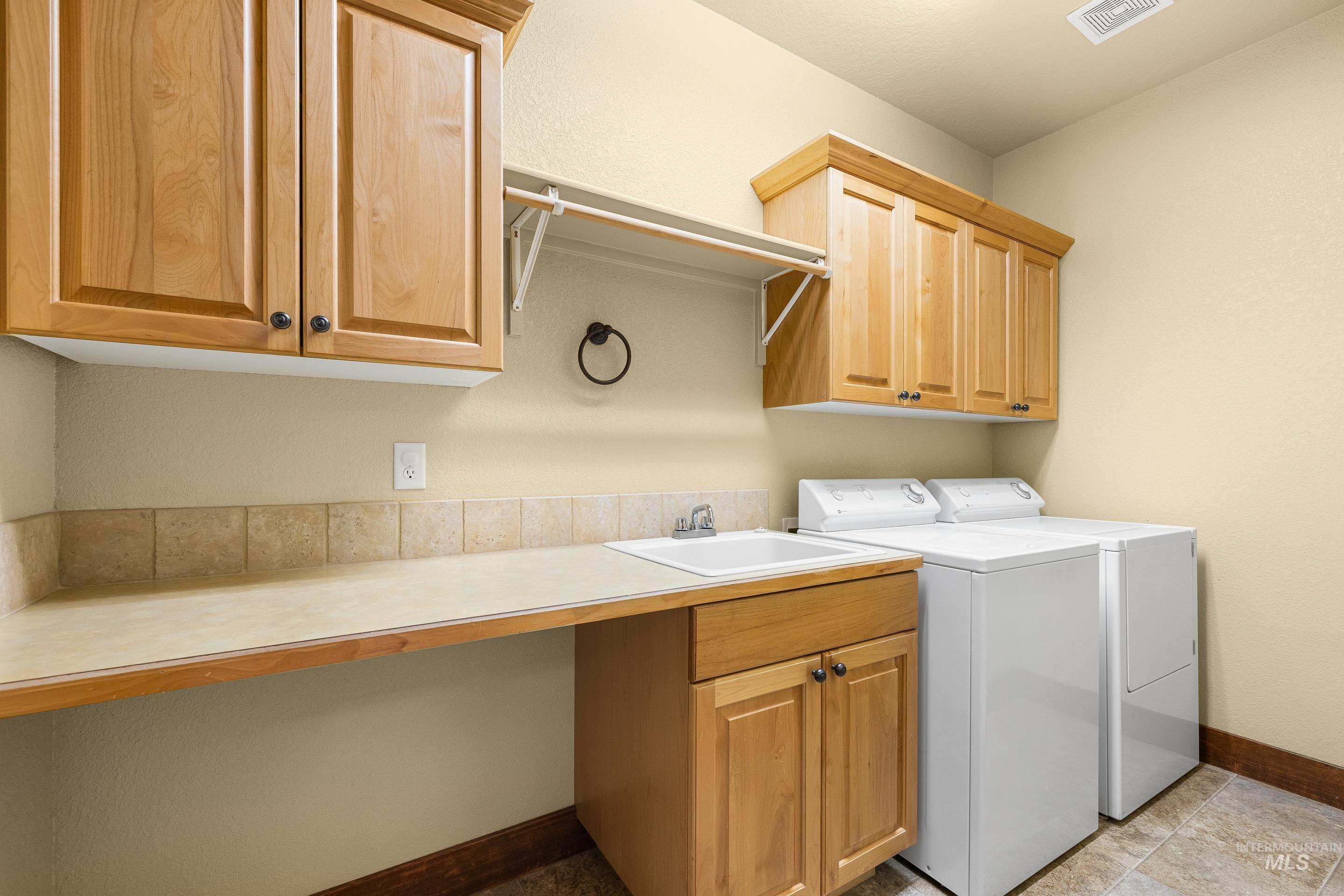 5901 N Duxbury Pier Ln, Garden City, Idaho 83714, 2 Bedrooms, 2.5 Bathrooms, Residential For Sale, Price $739,900,MLS 98976335