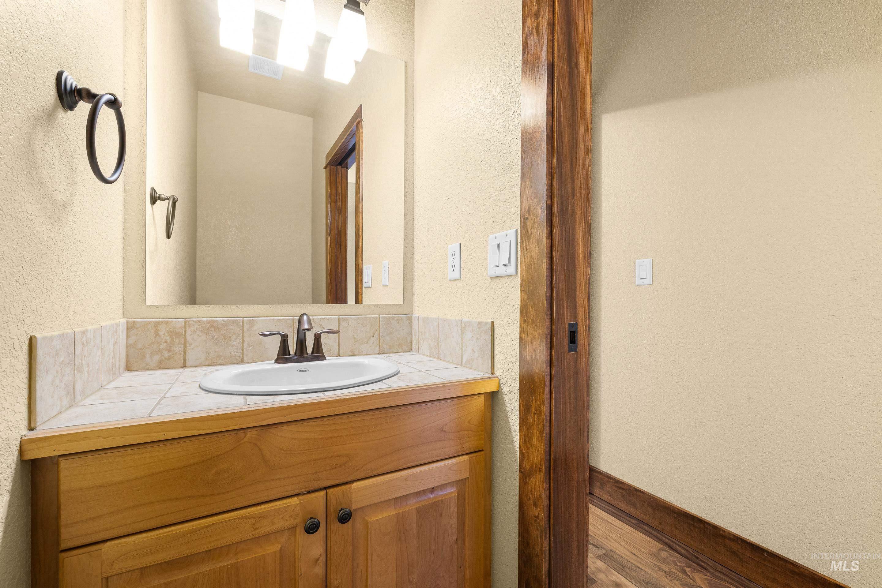 5901 N Duxbury Pier Ln, Garden City, Idaho 83714, 2 Bedrooms, 2.5 Bathrooms, Residential For Sale, Price $739,900,MLS 98976335