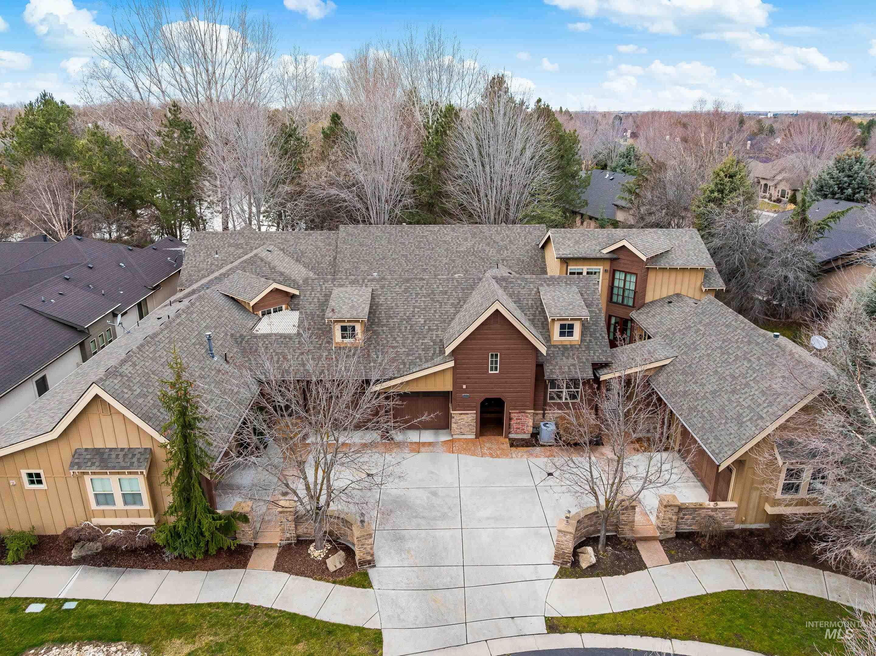 5901 N Duxbury Pier Ln, Garden City, Idaho 83714, 2 Bedrooms, 2.5 Bathrooms, Residential For Sale, Price $739,900,MLS 98976335