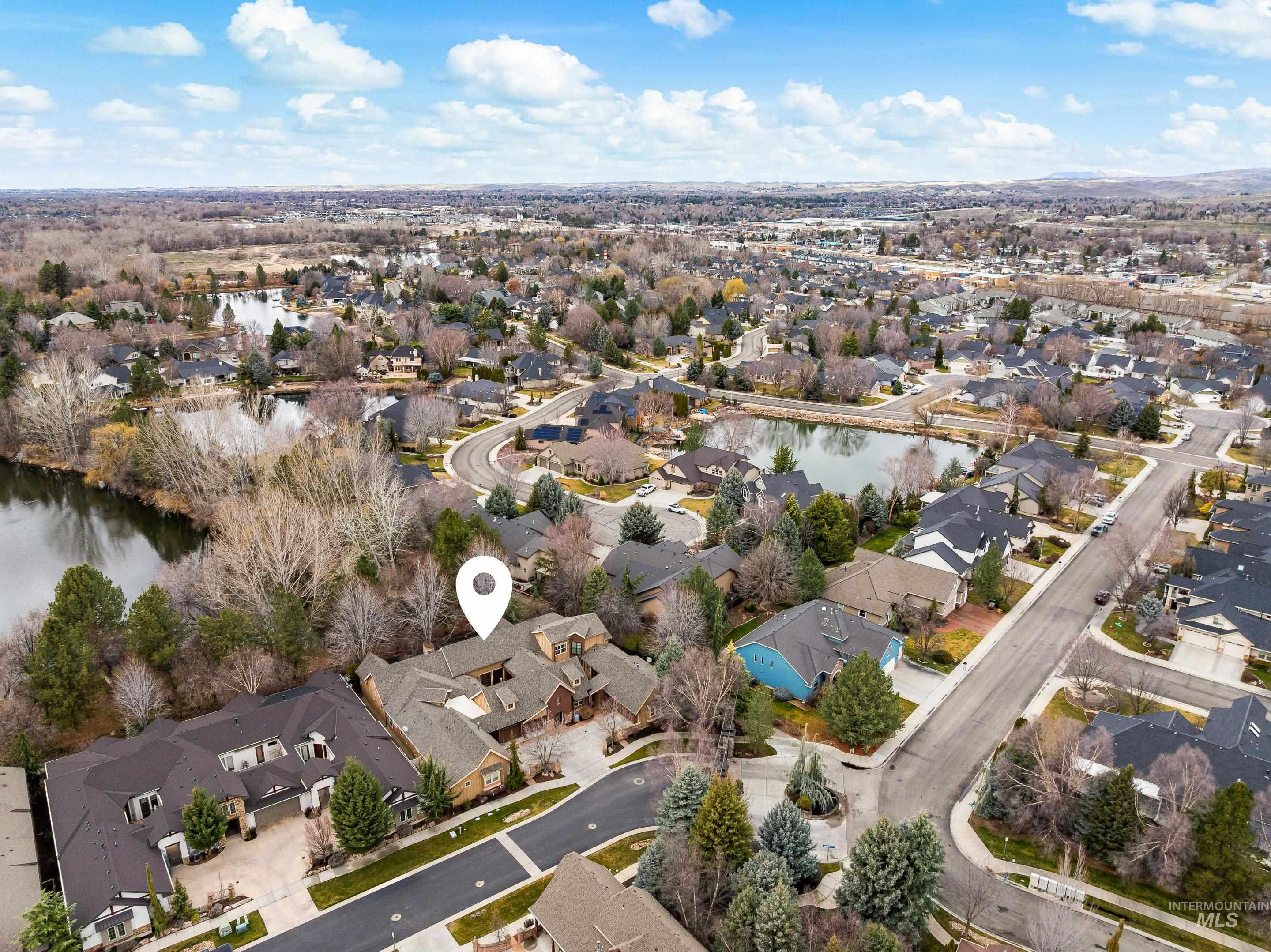 5901 N Duxbury Pier Ln, Garden City, Idaho 83714, 2 Bedrooms, 2.5 Bathrooms, Residential For Sale, Price $739,900,MLS 98976335