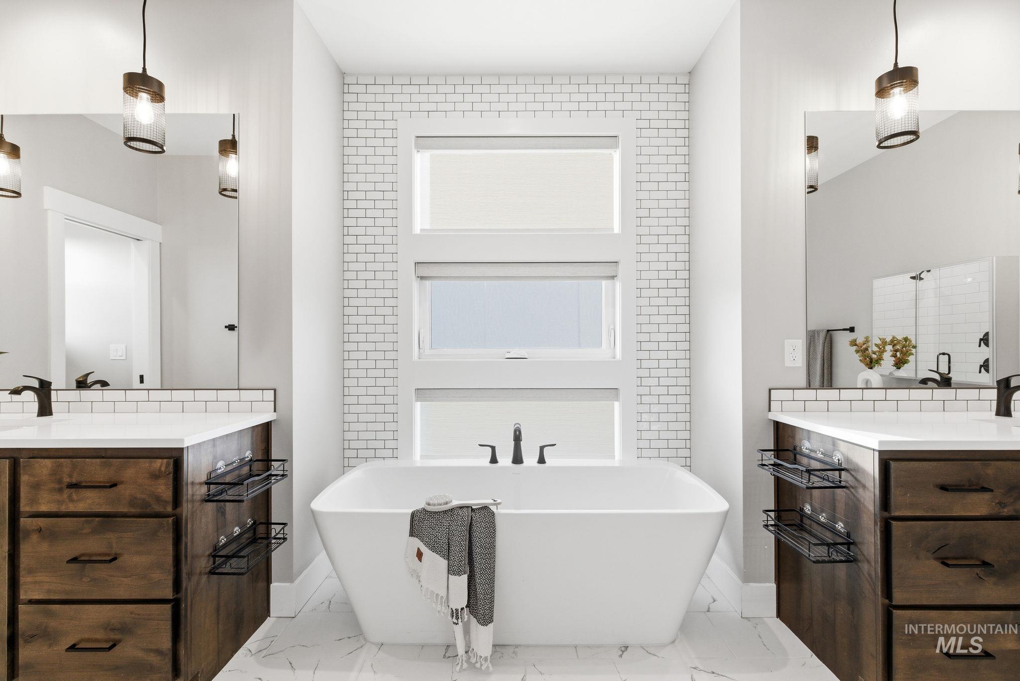 14947 Red Barn Ct, Caldwell, Idaho 83607, 4 Bedrooms, 3.5 Bathrooms, Residential For Sale, Price $1,199,000,MLS 98976336