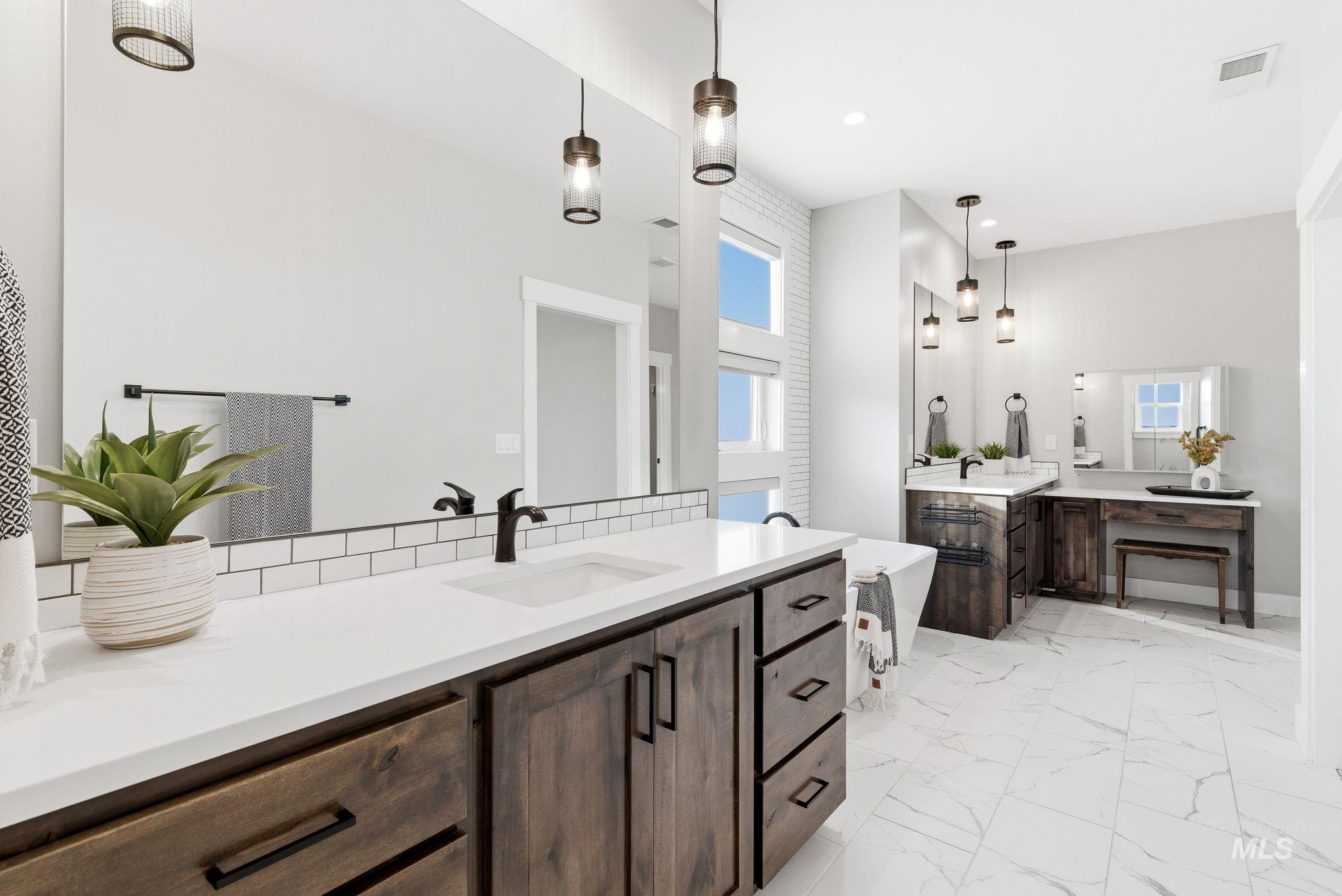 14947 Red Barn Ct, Caldwell, Idaho 83607, 4 Bedrooms, 3.5 Bathrooms, Residential For Sale, Price $1,199,000,MLS 98976336