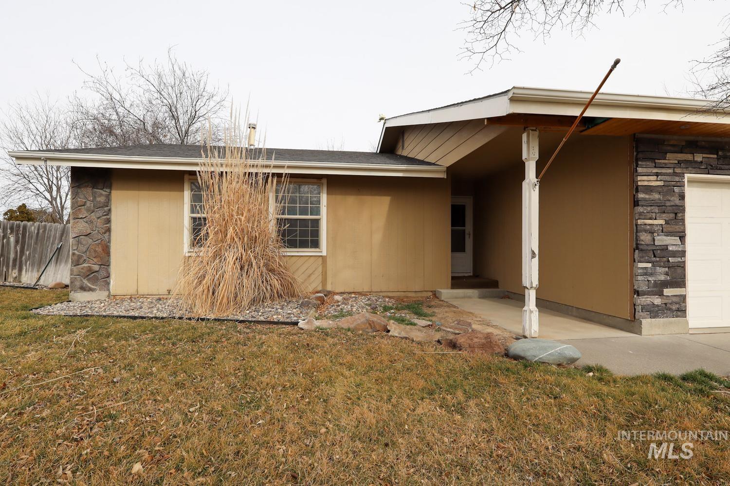 1212 Park Meadows Dr, Twin Falls, Idaho 83301-3220, 3 Bedrooms, 2.5 Bathrooms, Residential For Sale, Price $229,900,MLS 98976337