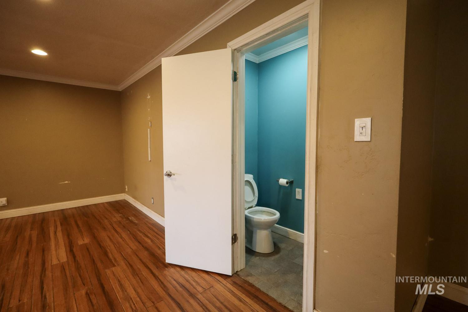 1212 Park Meadows Dr, Twin Falls, Idaho 83301-3220, 3 Bedrooms, 2.5 Bathrooms, Residential For Sale, Price $229,900,MLS 98976337