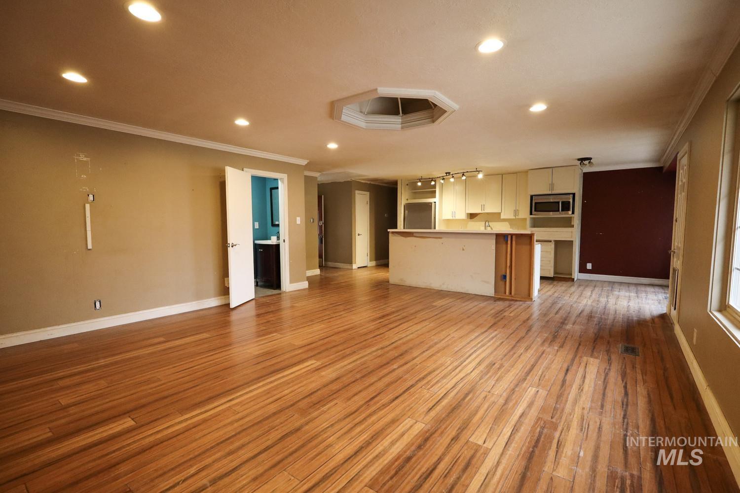 1212 Park Meadows Dr, Twin Falls, Idaho 83301-3220, 3 Bedrooms, 2.5 Bathrooms, Residential For Sale, Price $229,900,MLS 98976337