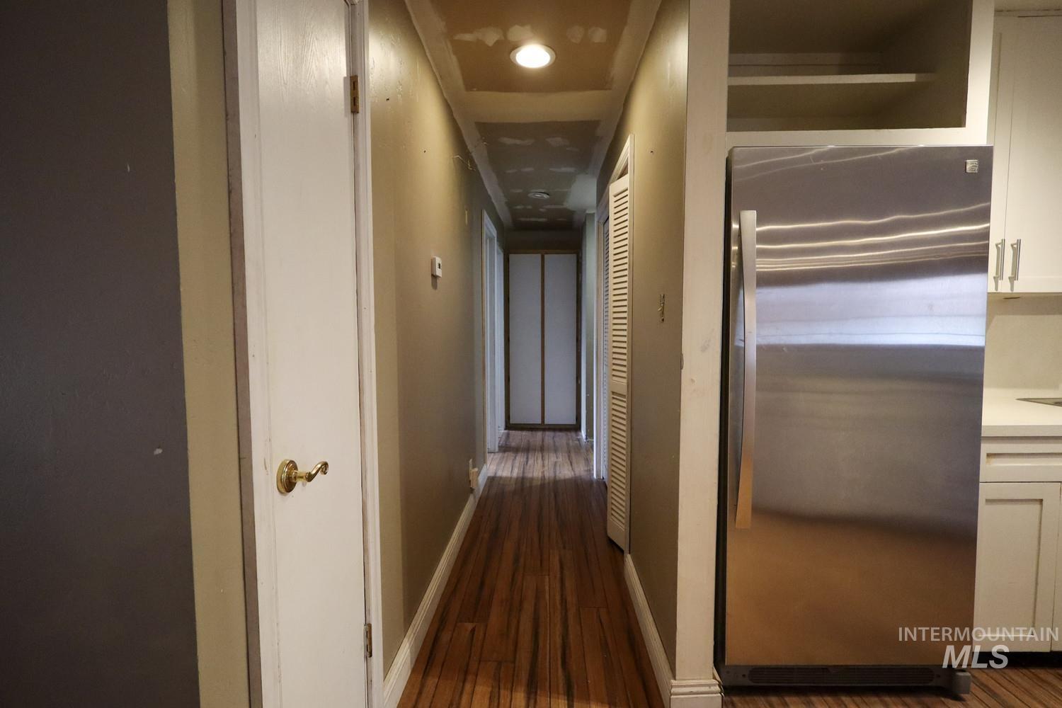 1212 Park Meadows Dr, Twin Falls, Idaho 83301-3220, 3 Bedrooms, 2.5 Bathrooms, Residential For Sale, Price $229,900,MLS 98976337