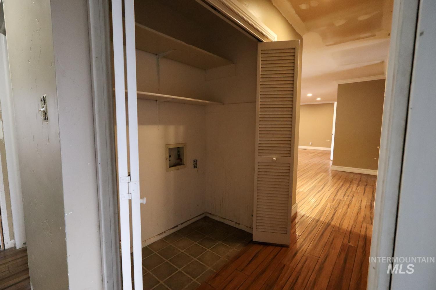 1212 Park Meadows Dr, Twin Falls, Idaho 83301-3220, 3 Bedrooms, 2.5 Bathrooms, Residential For Sale, Price $229,900,MLS 98976337