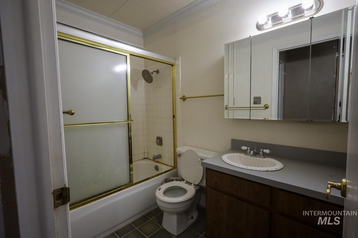 1212 Park Meadows Dr, Twin Falls, Idaho 83301-3220, 3 Bedrooms, 2.5 Bathrooms, Residential For Sale, Price $229,900,MLS 98976337