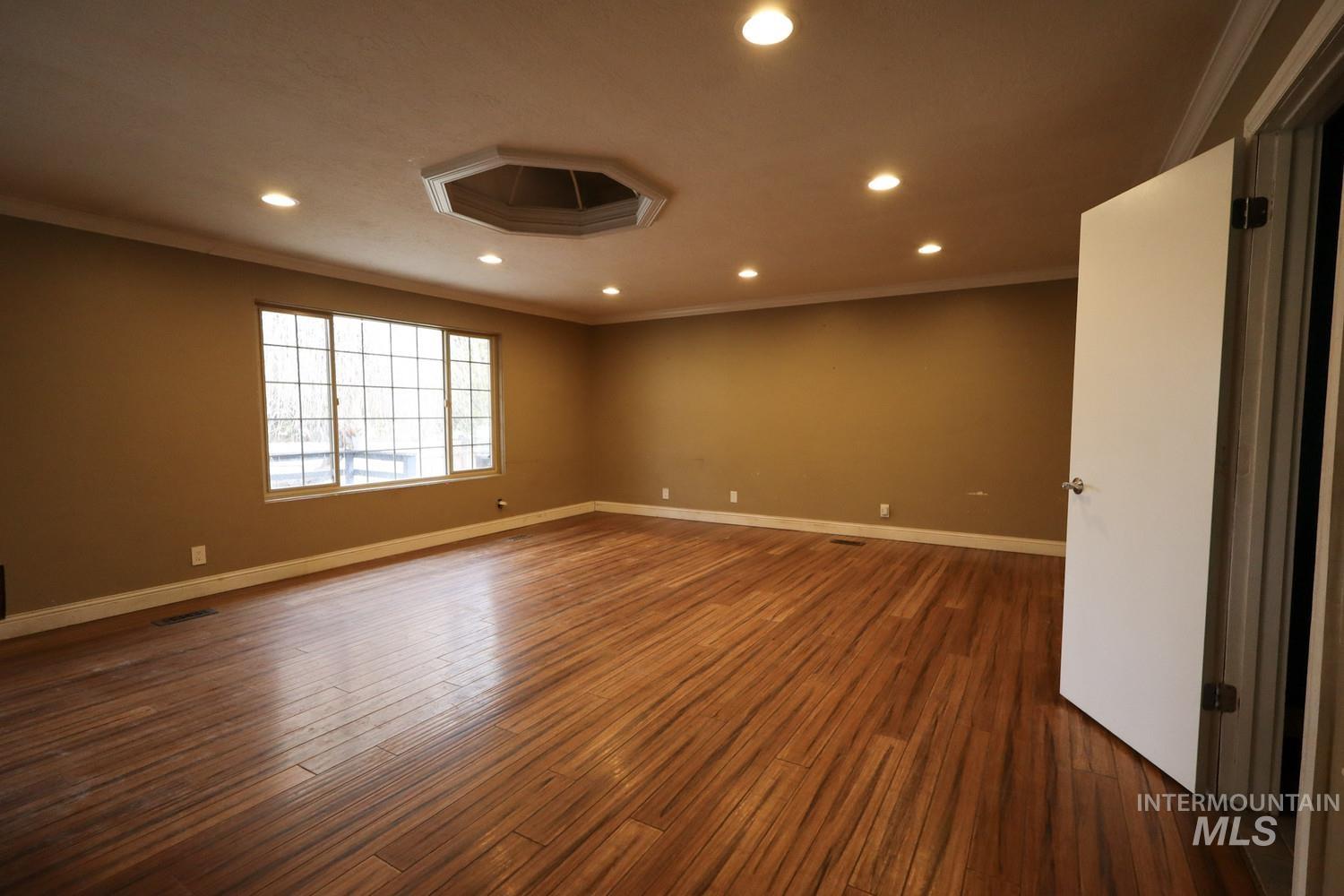 1212 Park Meadows Dr, Twin Falls, Idaho 83301-3220, 3 Bedrooms, 2.5 Bathrooms, Residential For Sale, Price $229,900,MLS 98976337