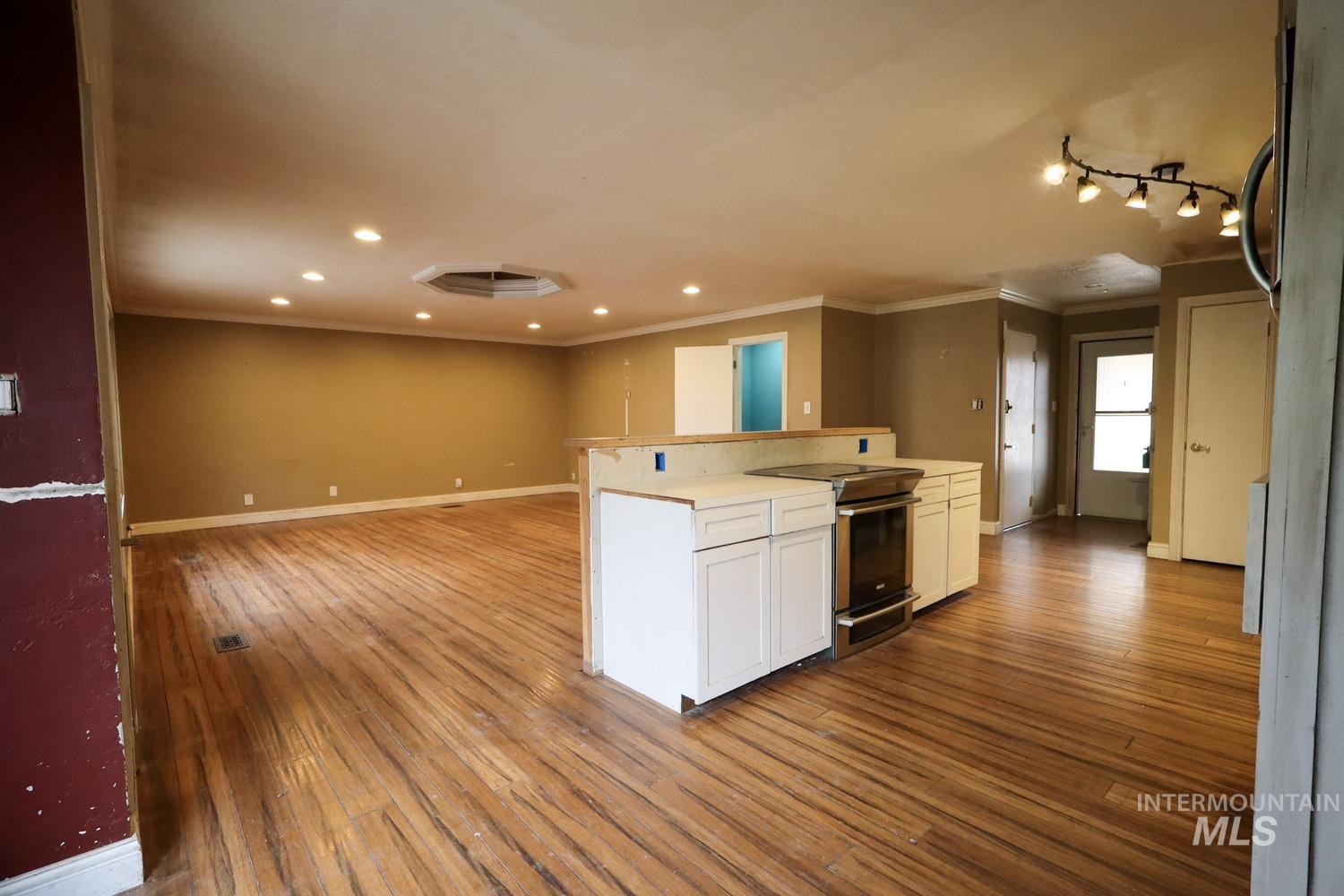 1212 Park Meadows Dr, Twin Falls, Idaho 83301-3220, 3 Bedrooms, 2.5 Bathrooms, Residential For Sale, Price $229,900,MLS 98976337