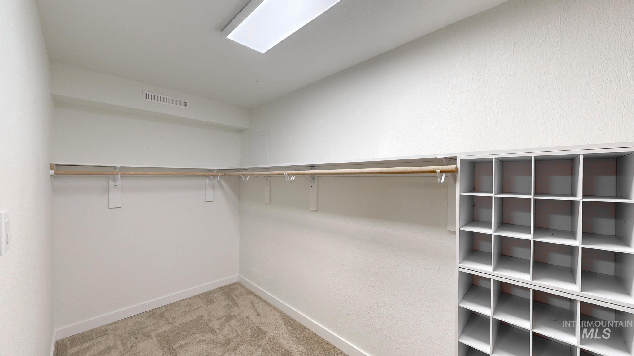 204 N Blaine, Moscow, Idaho 83843, 5 Bedrooms, 3 Bathrooms, Residential For Sale, Price $559,900,MLS 98976338