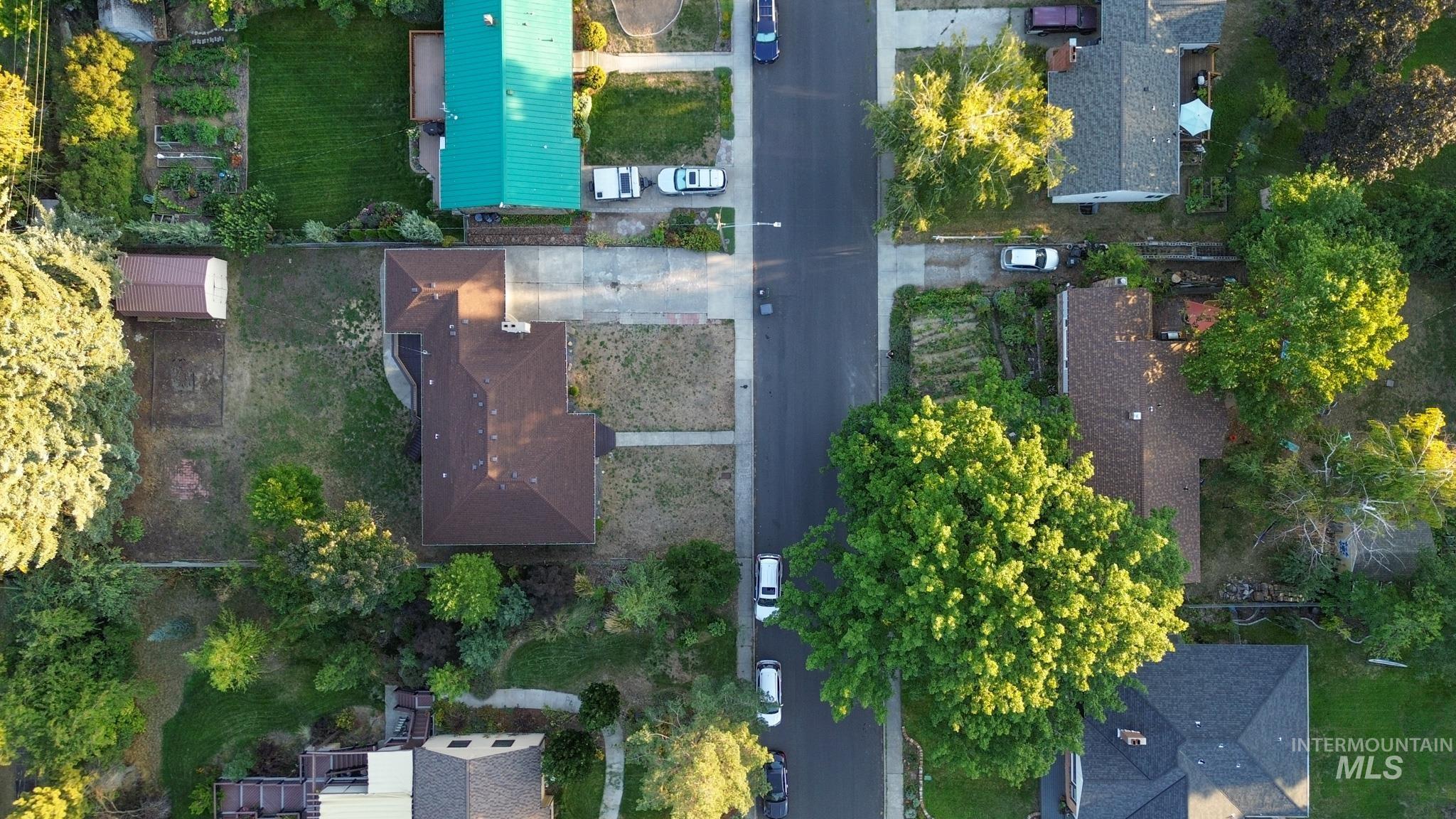 204 N Blaine, Moscow, Idaho 83843, 5 Bedrooms, 3 Bathrooms, Residential For Sale, Price $559,900,MLS 98976338