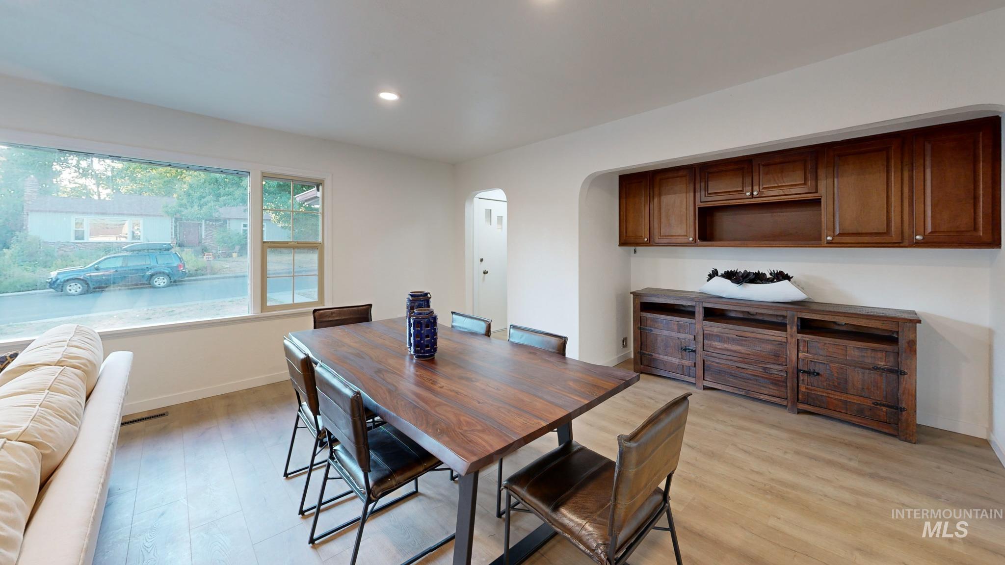 204 N Blaine, Moscow, Idaho 83843, 5 Bedrooms, 3 Bathrooms, Residential For Sale, Price $559,900,MLS 98976338