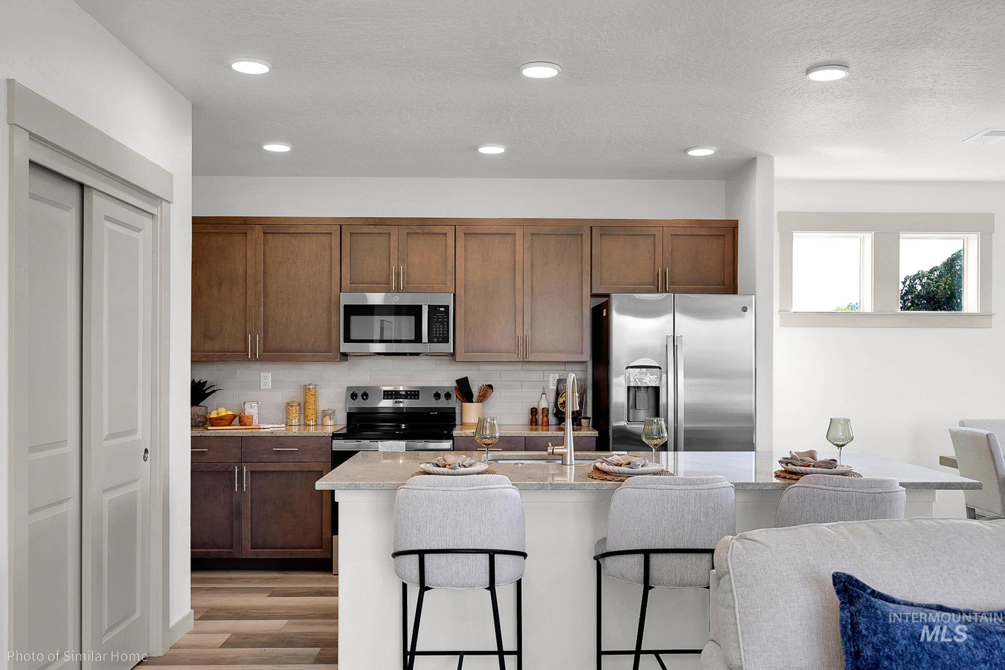 729 SW Mendenhall St, Mountain Home, Idaho 83647, 3 Bedrooms, 2.5 Bathrooms, Residential For Sale, Price $379,990,MLS 98976339