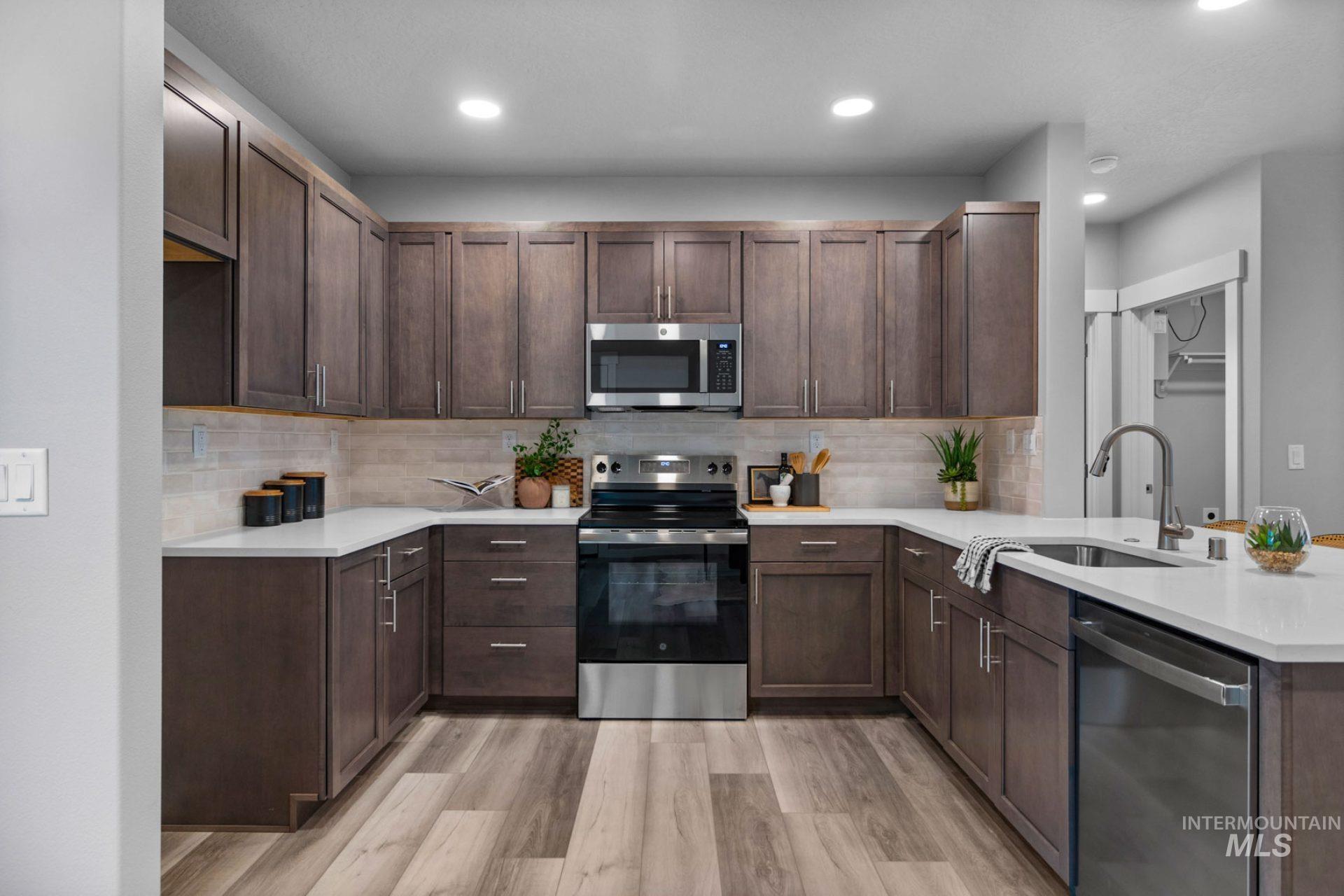 TBD SW Mendenhall St, Mountain Home, Idaho 83647, 3 Bedrooms, 2.5 Bathrooms, Residential For Sale, Price $340,990, 98976341