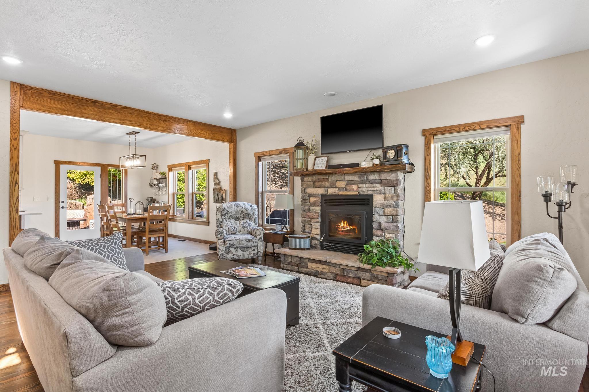 2140 Valley View Dr, Weiser, Idaho 83672, 3 Bedrooms, 2.5 Bathrooms, Residential For Sale, Price $899,900,MLS 98976343