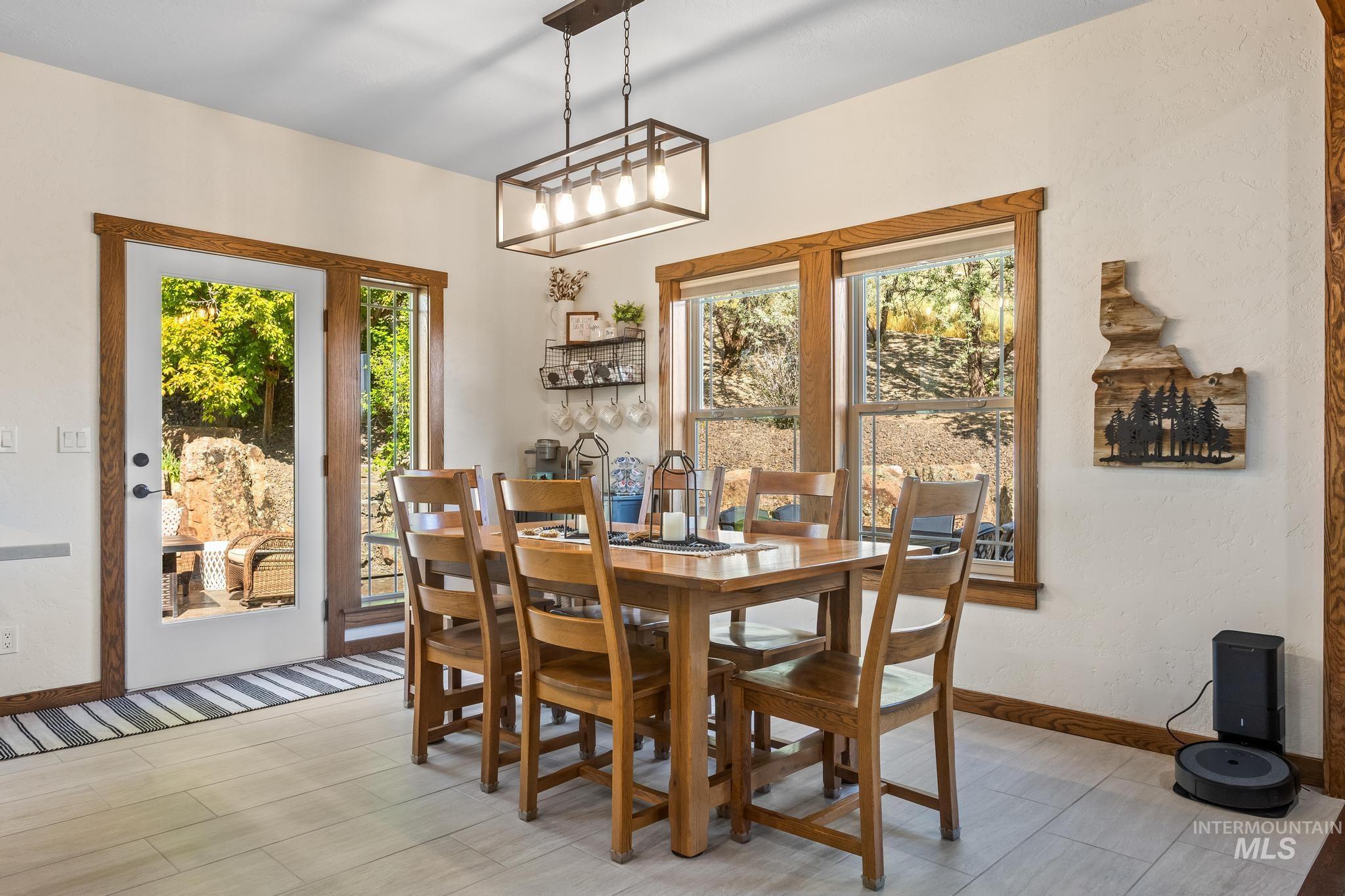 2140 Valley View Dr, Weiser, Idaho 83672, 3 Bedrooms, 2.5 Bathrooms, Residential For Sale, Price $899,900,MLS 98976343